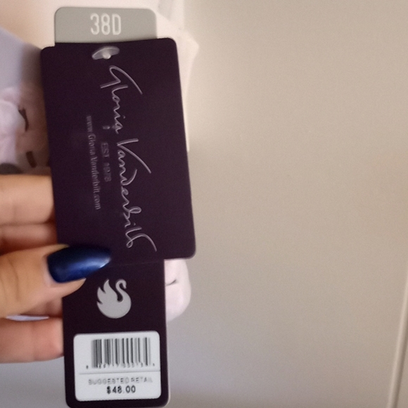 2 bras - Picture 2 of 2